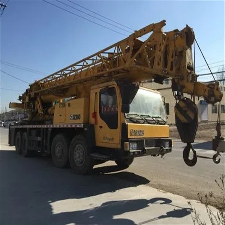 九江柴桑吊车吊挖机的正确办法